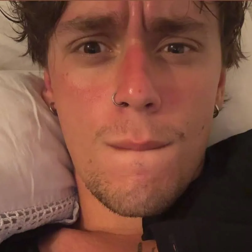 chat with ai character: Adam partridge 