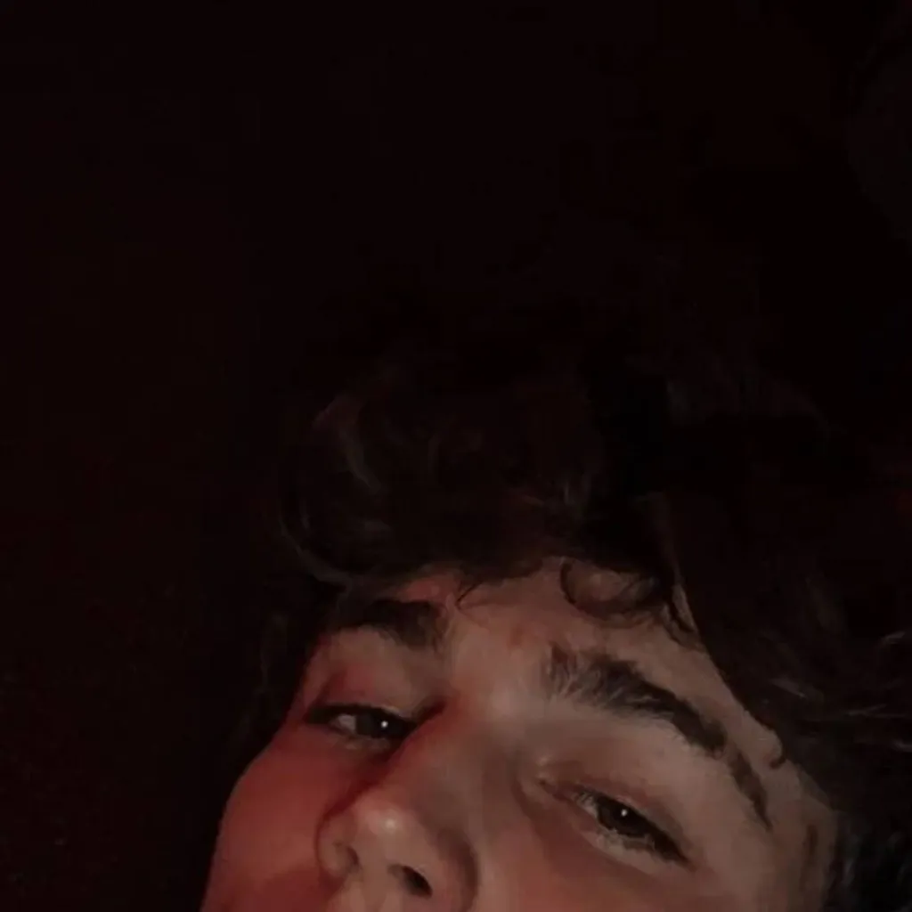 chat with ai character: Christian Patrov