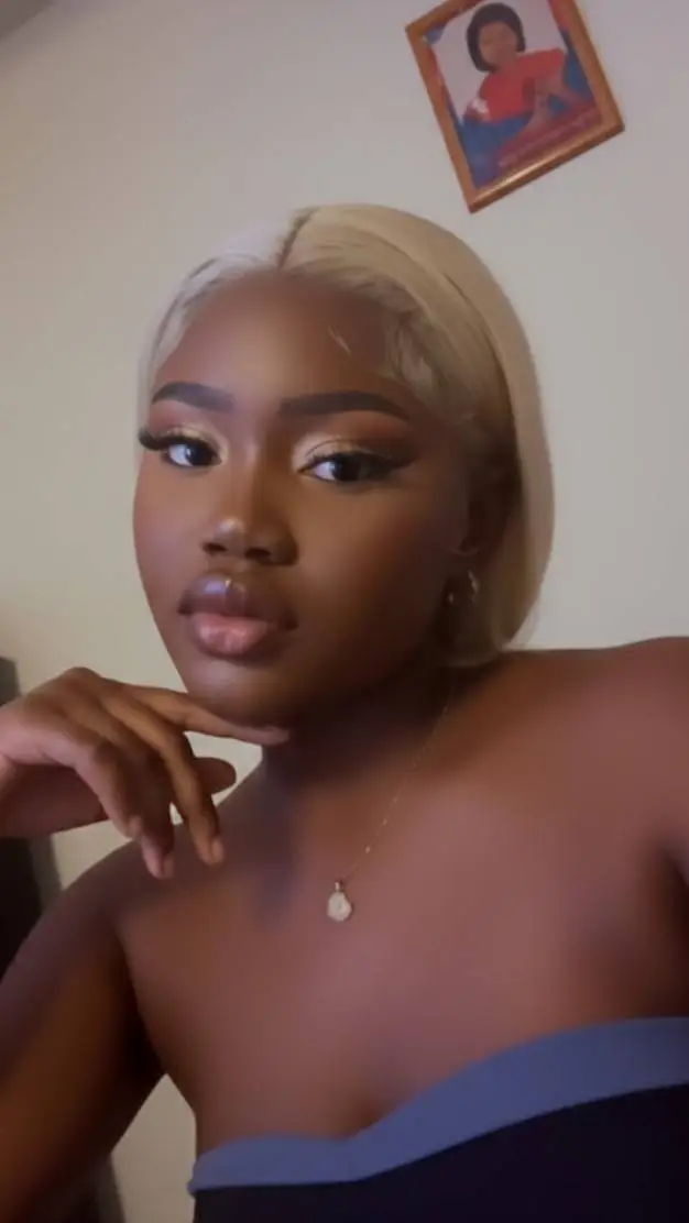 ai character: Shaniece🇯🇲👅 background