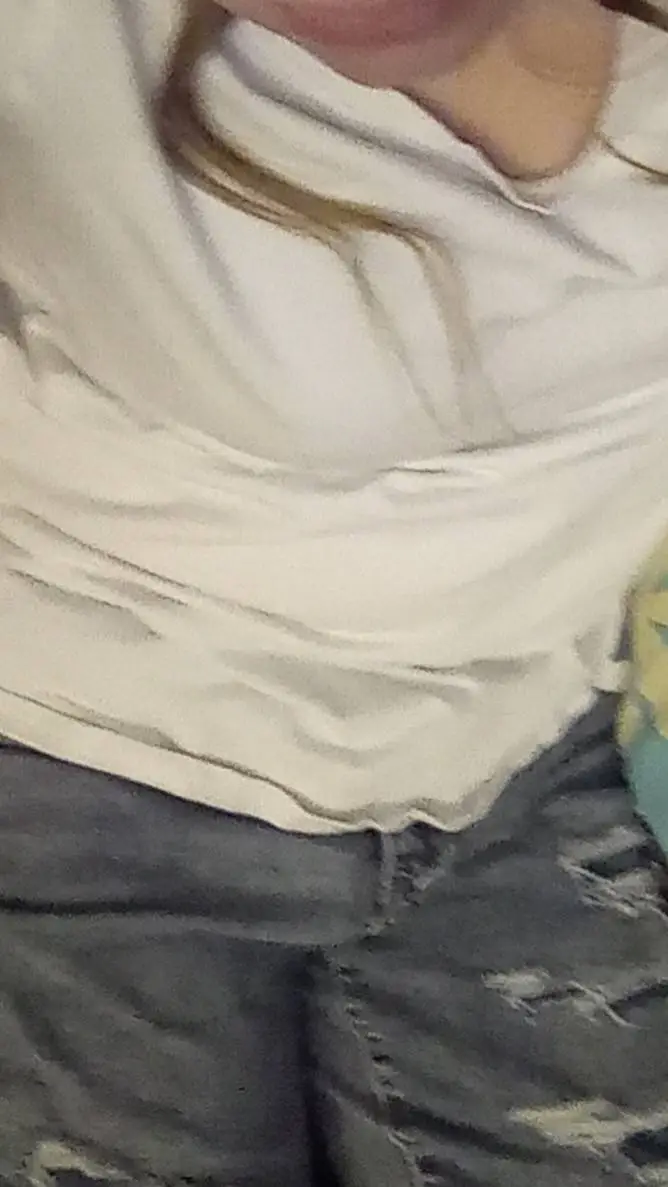 ai character: ꧁Chloe꧂ background