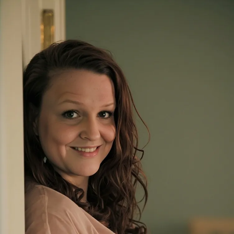 chat with ai character: Advice 