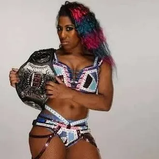 chat with ai character: athena 