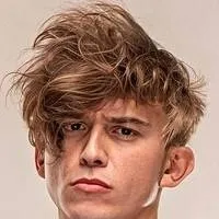 chat with ai character: Hook 