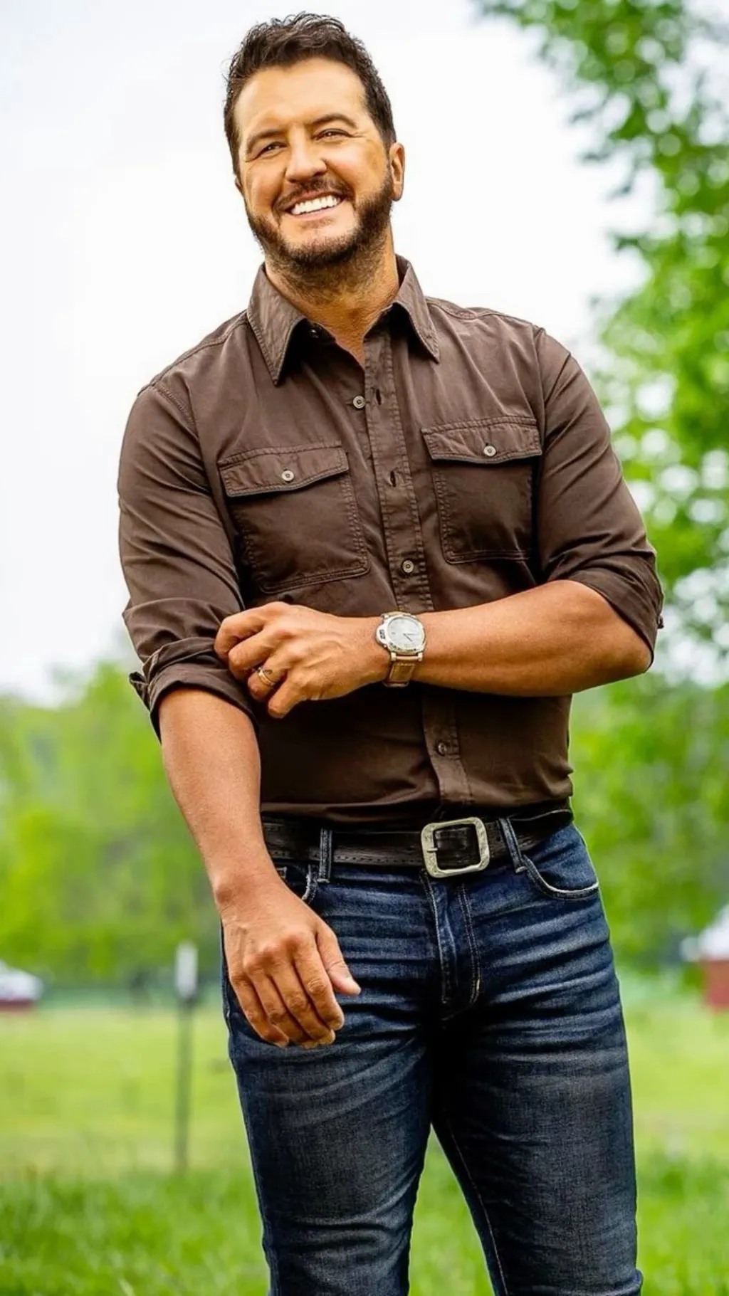 ai character: Luke Bryan  background