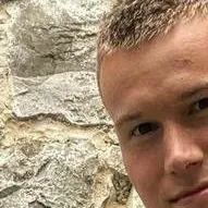 chat with ai character: Tyson