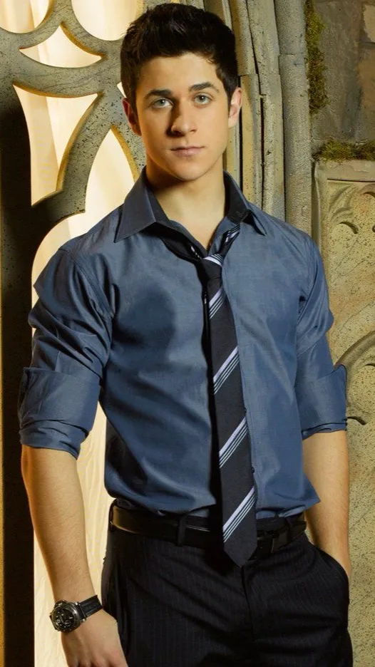 ai character: Justin Russo background