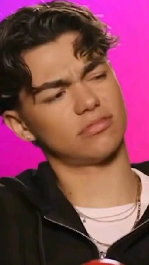 ai character: Marshall UW background