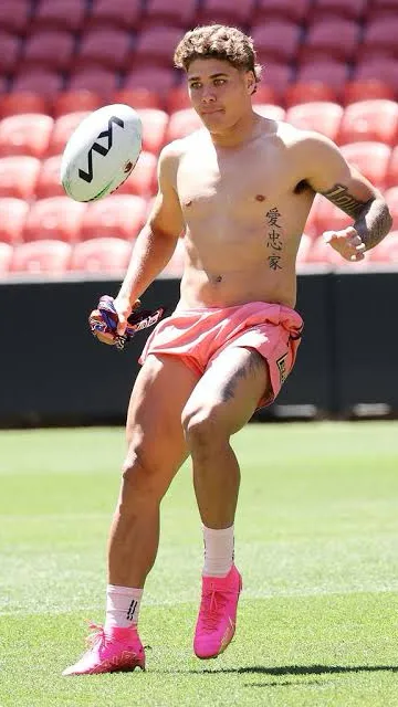 ai character: Reeesh background