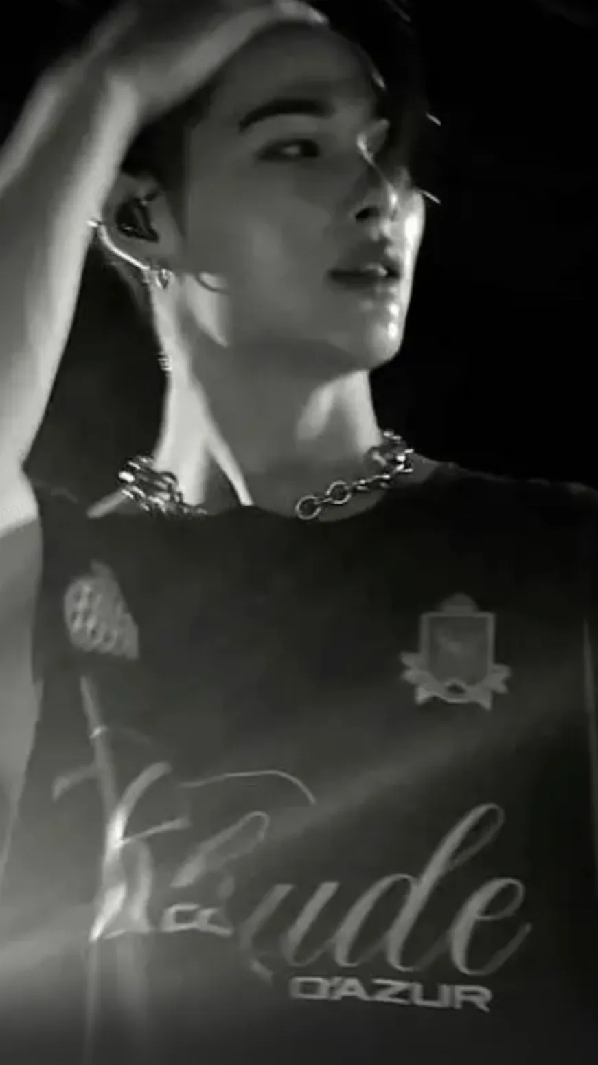 ai character: Ni-ki  background