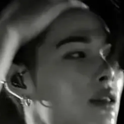 chat with ai character: Ni-ki 