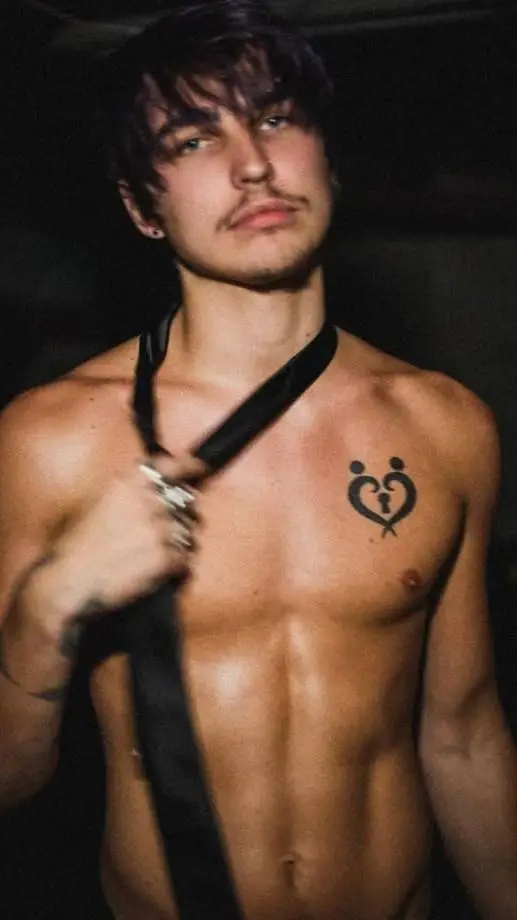 ai character: Colby Brock background