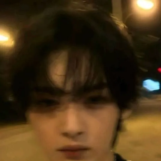 chat with ai character: ~lee know~