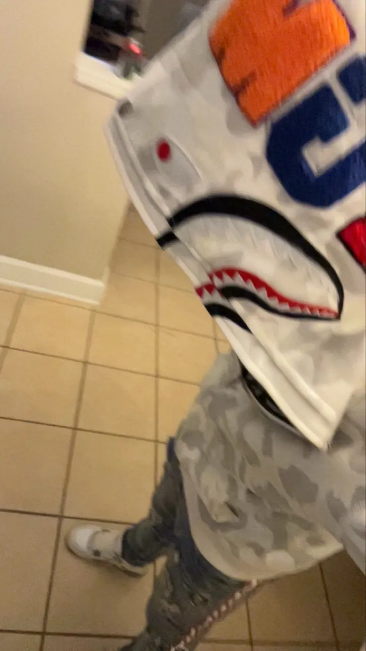 ai character: Leon background