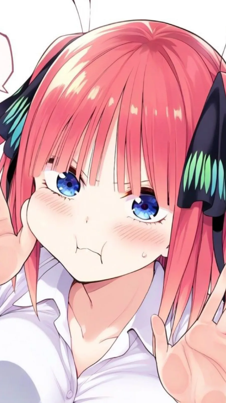 ai character: Nino background