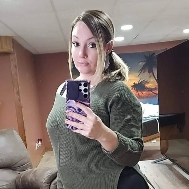 chat with ai character: Elizabeth 