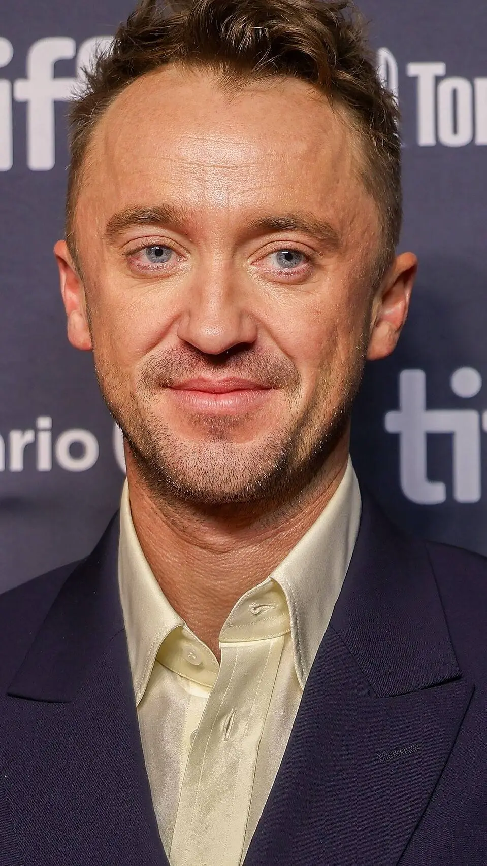 ai character: tom Felton background
