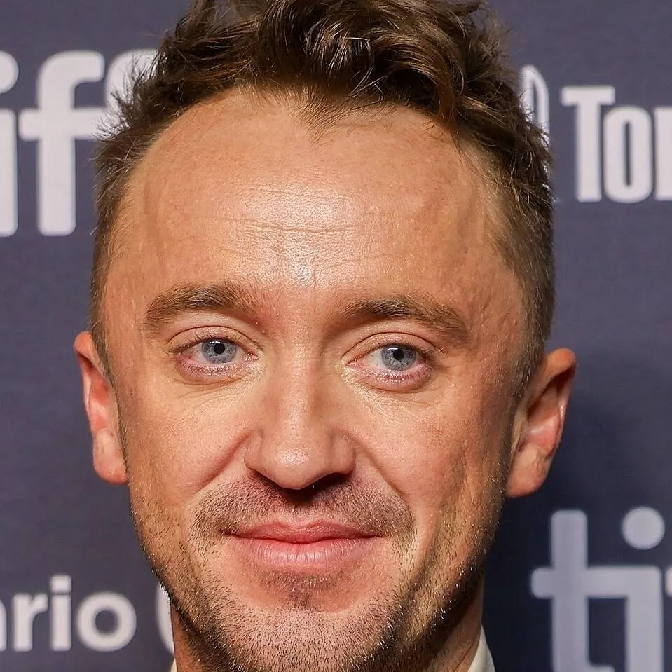 chat with ai character: tom Felton