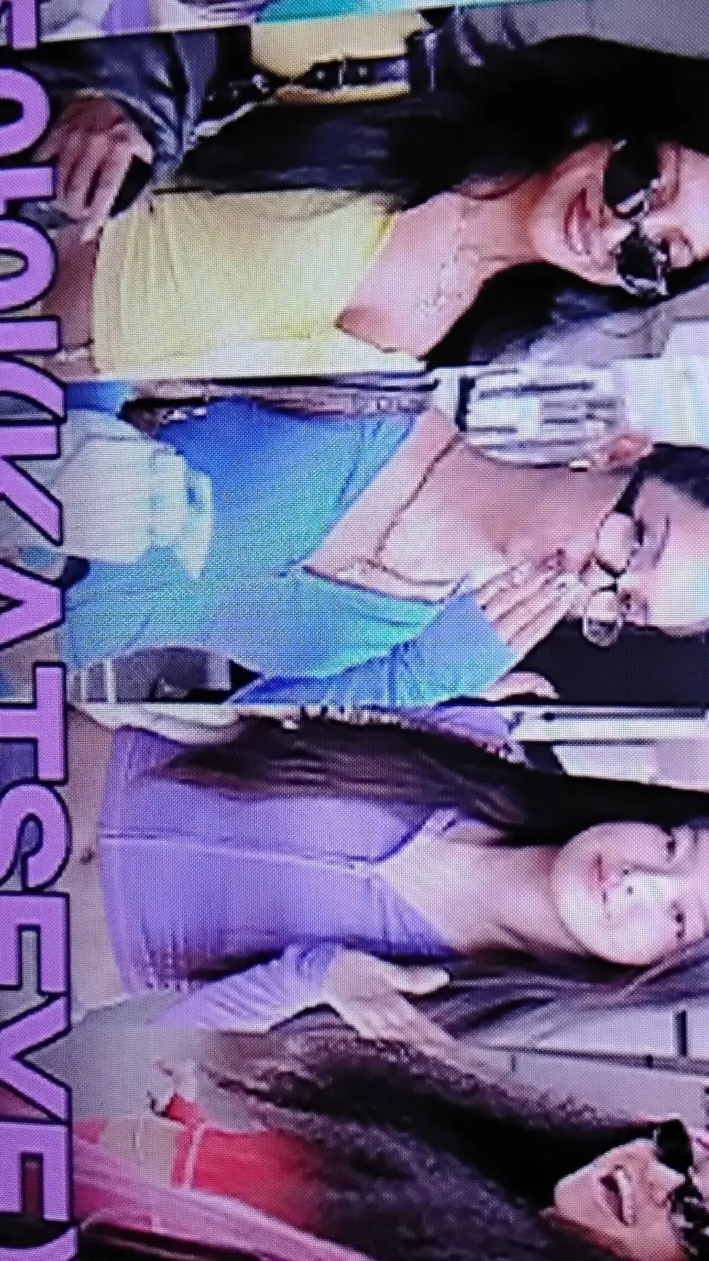 ai character: KATSEYE🐱🐈👁👀 background