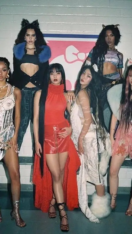 ai character: KATSEYE🐱🐈👁👀 background