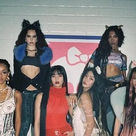 chat with ai character: KATSEYE🐱🐈👁👀