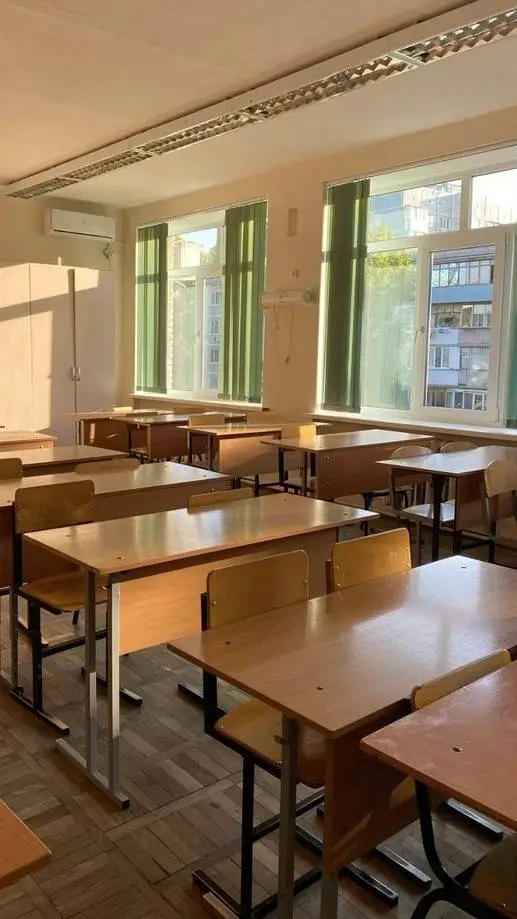 ai character: Classroom/School background