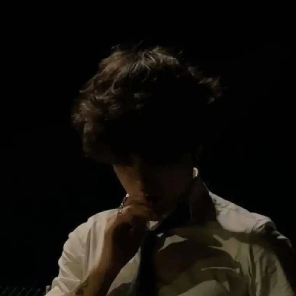 chat with ai character: Asher *ai did dis*