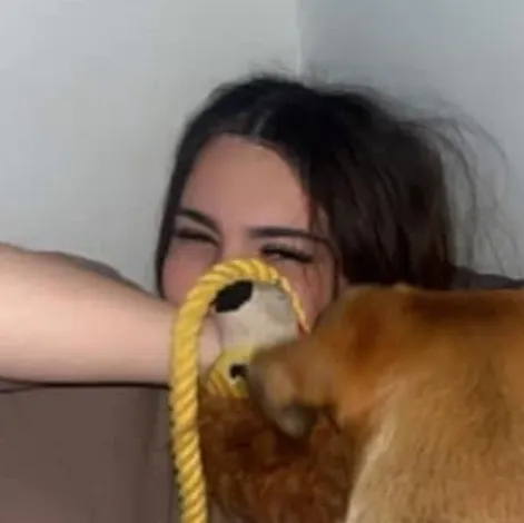 chat with ai character: Bella May