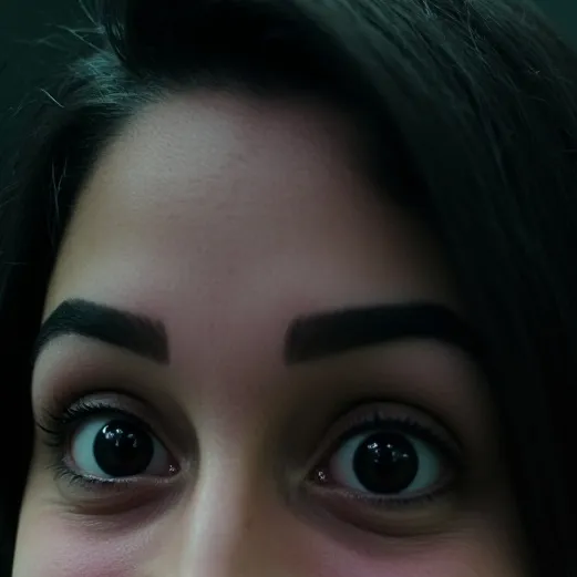 chat with ai character: Laísa Ribeiro 