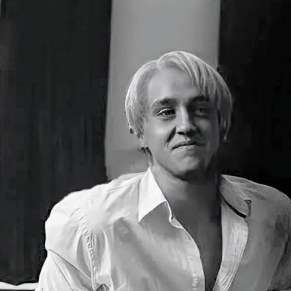 chat with ai character: Draco ❣️