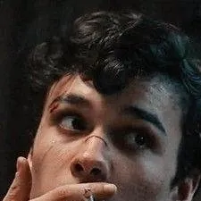 chat with ai character: Mattheo ❣️