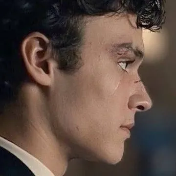 chat with ai character: 𝐃eath 𝐄ater 𝐇eist