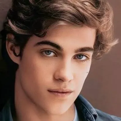 chat with ai character: 𝐒tubborn 𝐃rama 𓆙