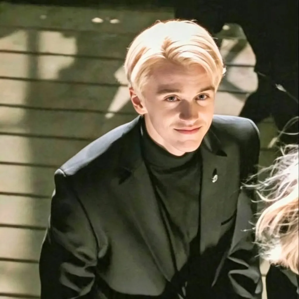 chat with ai character: ~Draco~