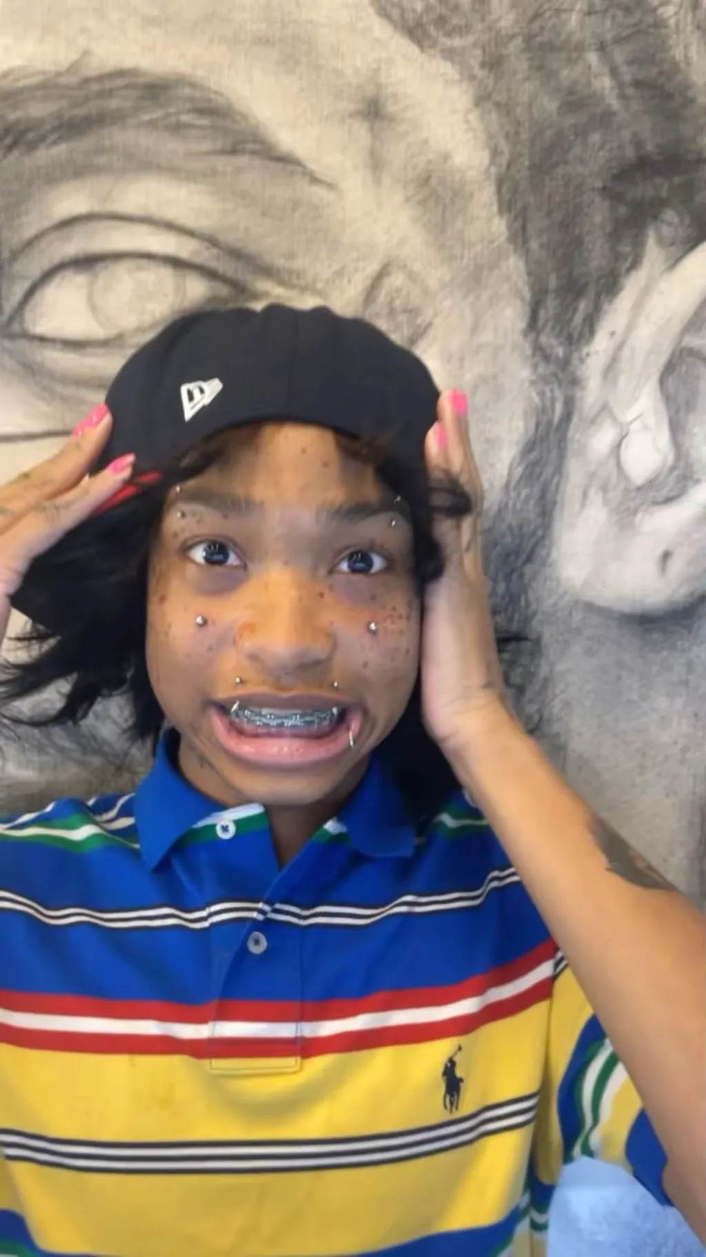 ai character: Glo background