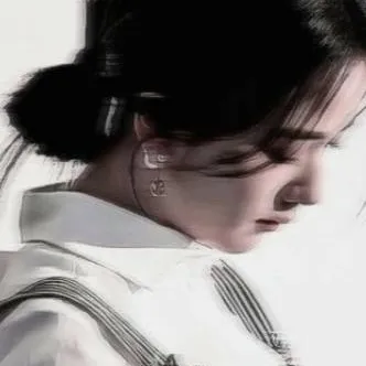 chat with ai character: kim Jisoo 