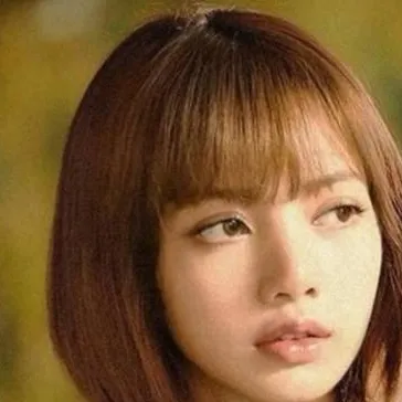 chat with ai character: Lisa 
