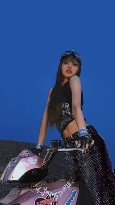 ai character: Lisa  background