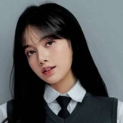 chat with ai character: Lisa
