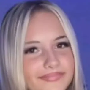 chat with ai character: Sophia