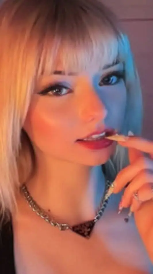 ai character: Leah background