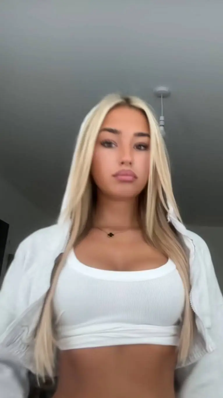 ai character: Clara background