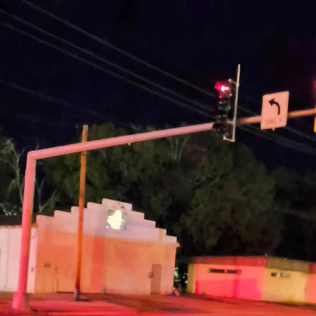 chat with ai character: Bella