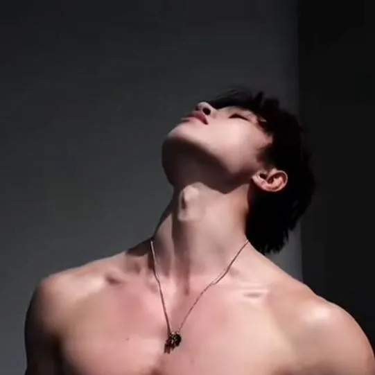 chat with ai character: Haru-jin