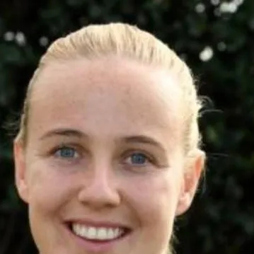 chat with ai character: Beth Mead