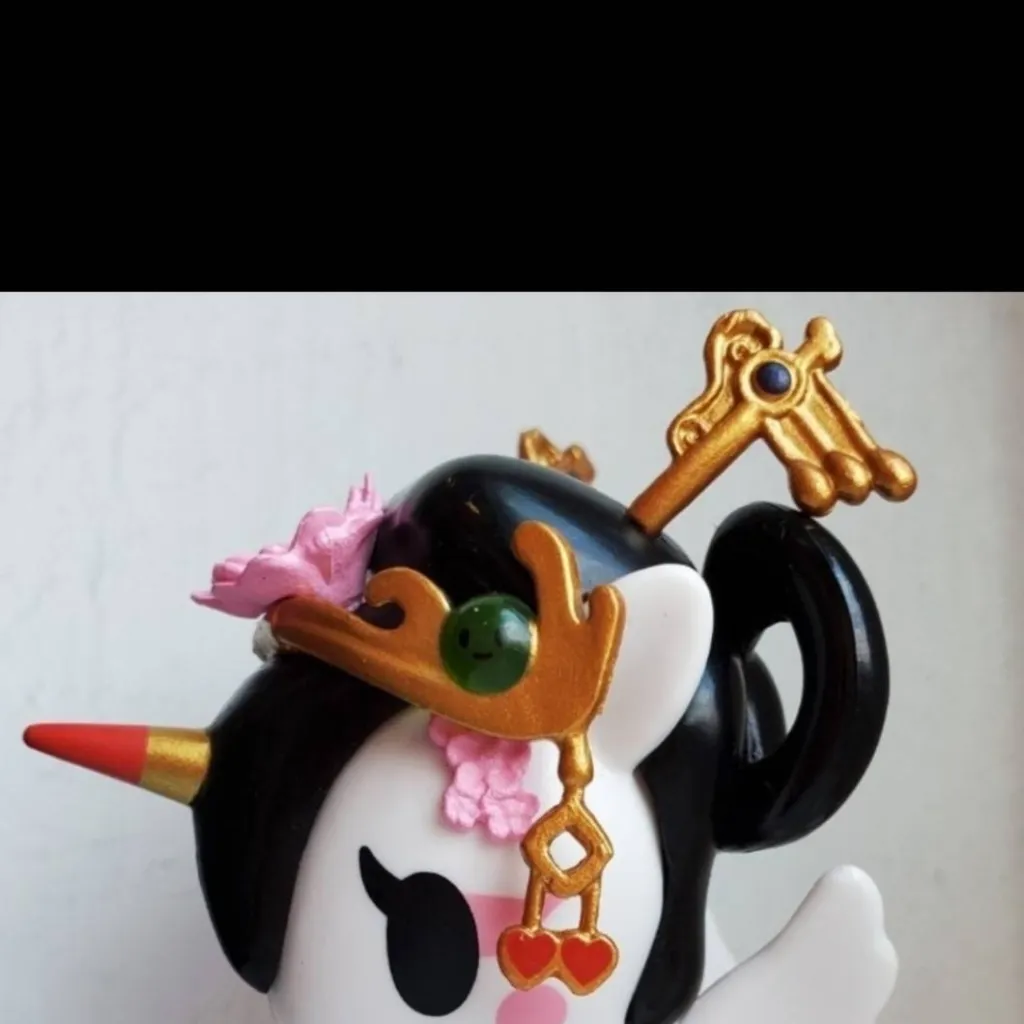 chat with ai character: suna❤️🤍💛🦄