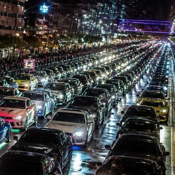 chat with ai character: The big car meet