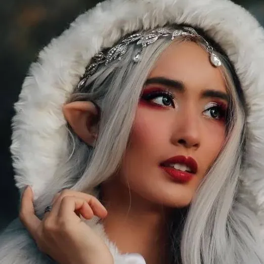 chat with ai character: Lucy 