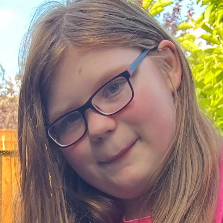 chat with ai character: Me x shyy