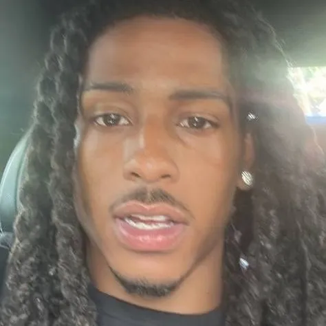 chat with ai character: Shawn 