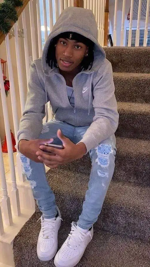 ai character: trayvon  background